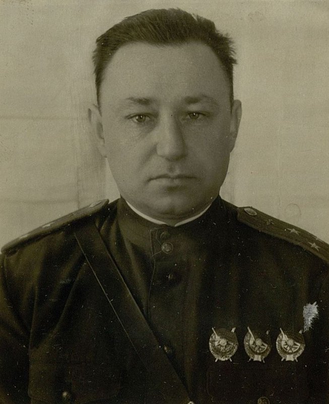 Фотография: Гвардии полковник Сухоребриков Георгий Александрович. Командир 3 Гвардейской Валдайской штурмовой авиадивизии