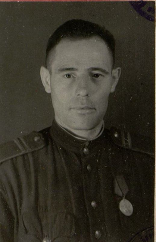 Фотография: Бригадир старший младший сержант Залешин Аркадий Петрович