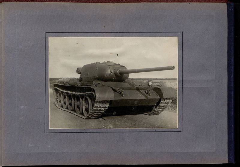 Original image: Medium tank T-44