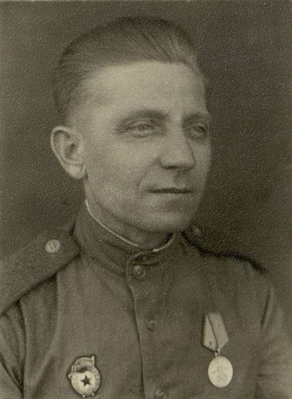 Фотография: Секретарь Политчасти мл. серж. Каракозов К.Ф.