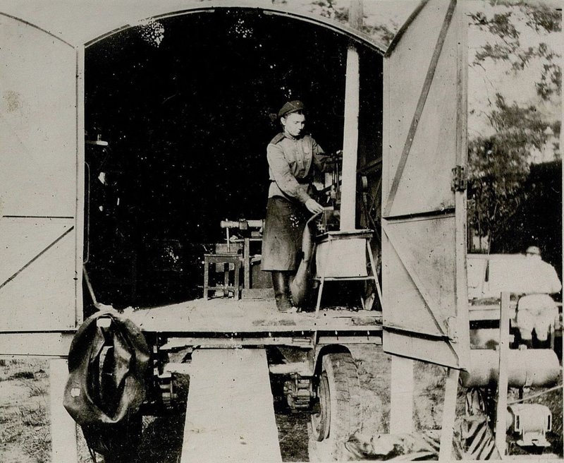 Image: Red Army soldier Ivanova Joiner-vulcanization shop