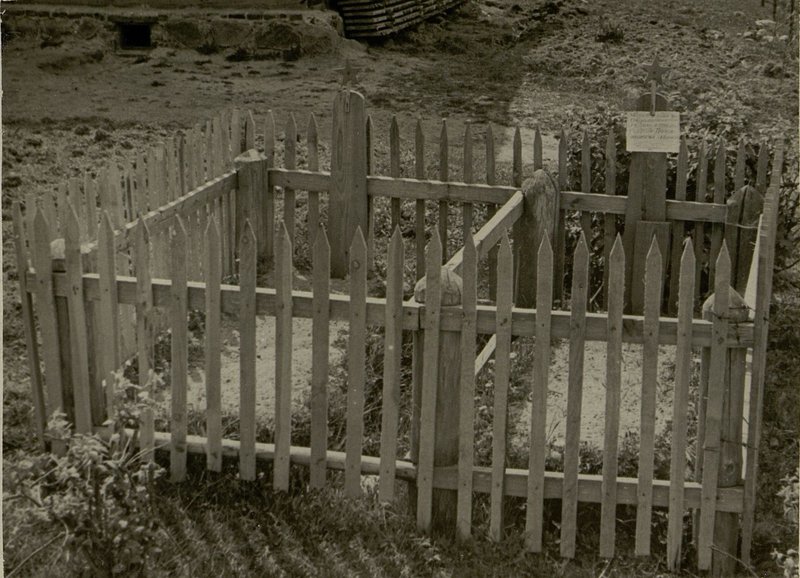 Image: The grave of Sergeant Popov M.I. (right), who died in the battles of 1944 during the liberation of Belarus, Dokshitsy, Polotsk region