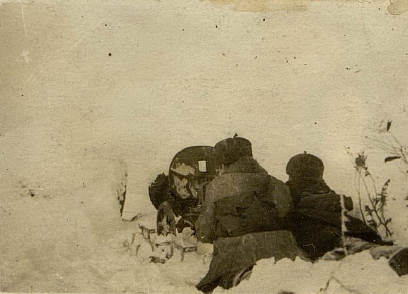 Image: Senior machine gunners Rachev and Semenov on the firing position of the 3rd Rifle Company of the 1st Battalion