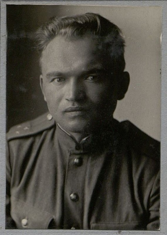 Фотография: Командир 5 батальона старший лейтенант Антоньев Г.А.