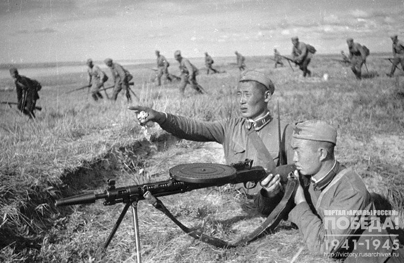 Монгольские солдаты на передовой