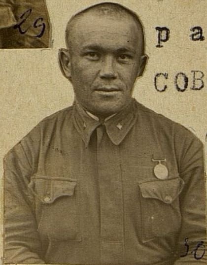 Фотография: Младший политрук Нурмухаметов