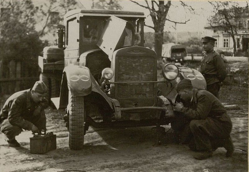 Image: 124 separate motor transport battalion.Inspection No. 1 on the way
