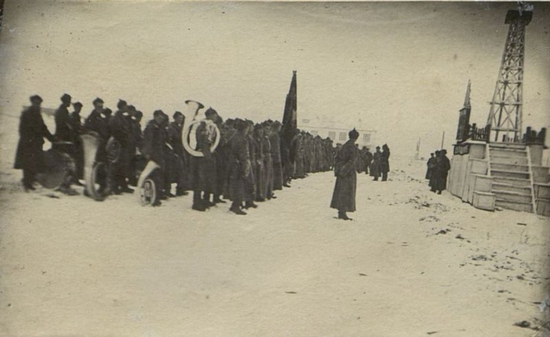 Фотография: Встреча участников перехода полком рзд. Липовцы 13.11.35 г.