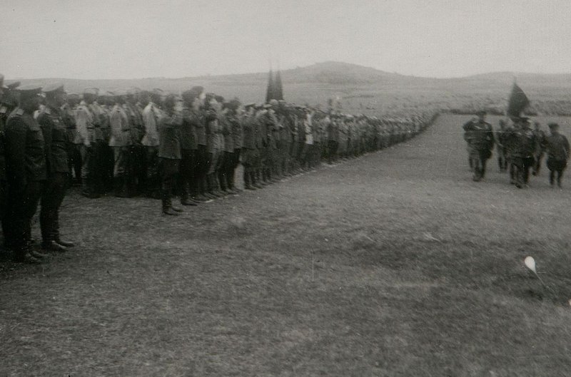 Фотография: Вручение боевых знамен и орденов частям армии