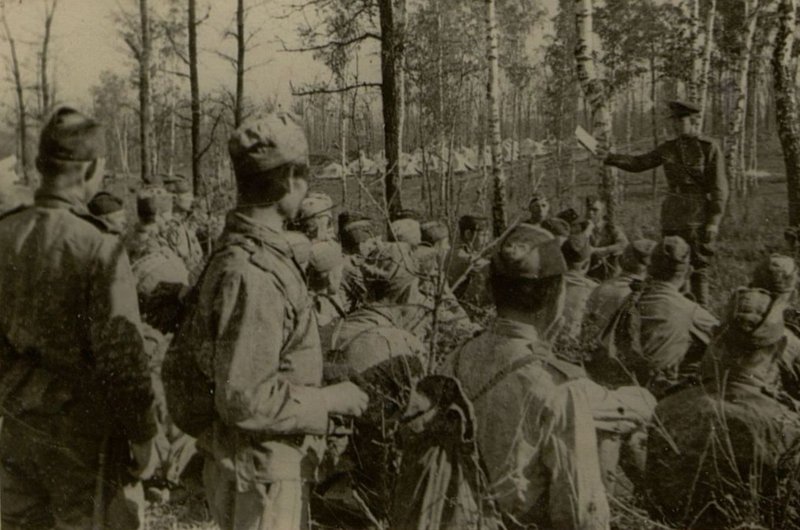 Фотография: На политзанятиях