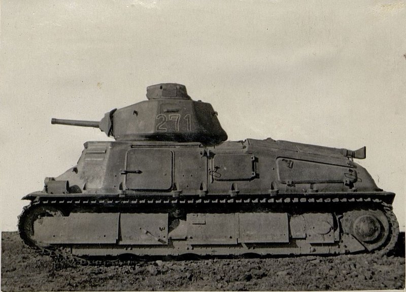Image: Medium tank "COMYA-35S" (French)