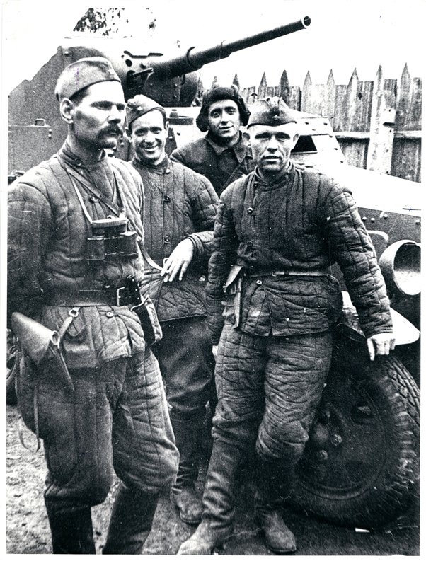 Kolpino workers – armored vehicle crew, I. F. Chernenko, M. M. Tsmsar, M. S. Kharkov, P. Misnik bravely fought against the enemy from the first days of the war