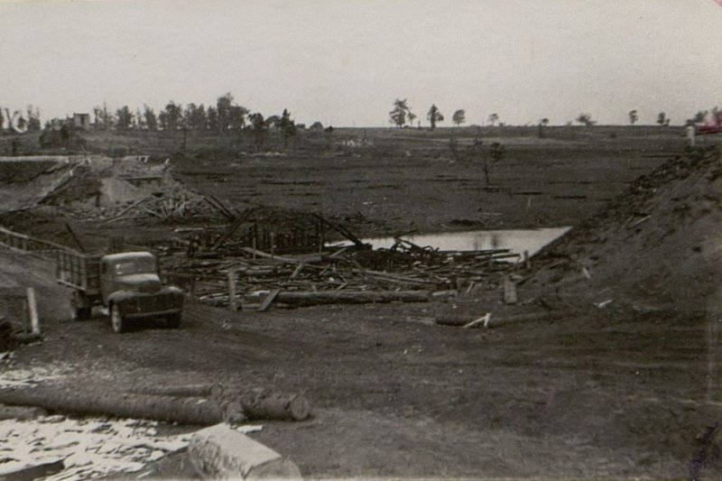 Фотография: Переправа, построенная танкистами в районе м. Тирбижи во время преследования противника