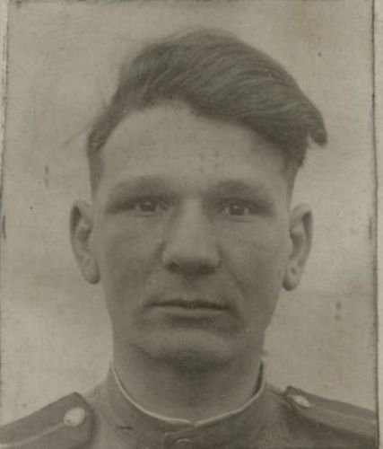 Фотография: Герой Советского Союза старший лейтенант Соломонов Александр Андреевич
