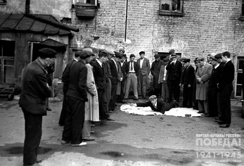 Артисты Московского музыкального театра имени К.С. Станиславского и В.И. Немировича-Данченко на занятиях в День Всевобуча