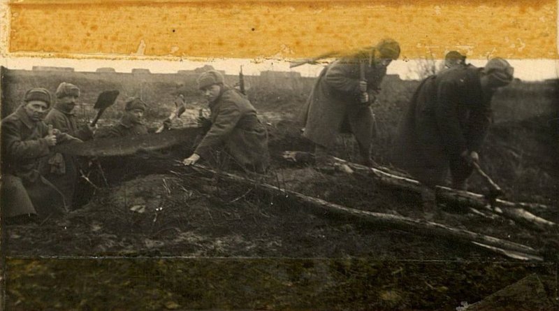 Фотография: Саперы на выполнении боевого задания