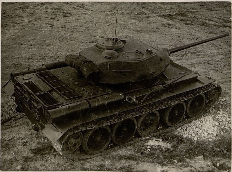 Фотография: Средний танк Т-44