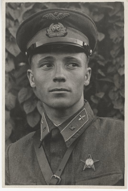 Герой Советского Союза летчик В.В. Талалихин.