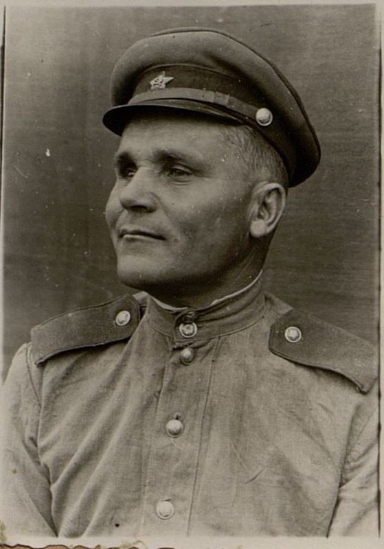 Image: The worker of the club, three times wounded in battles for the Motherland, the Red Army soldier F. Puzyrev