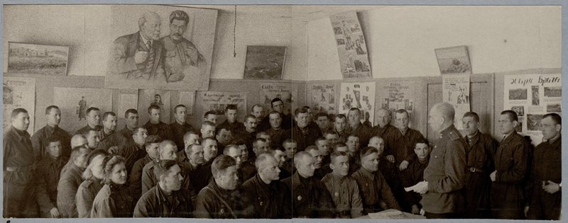 Фотография: 6 батальон. Политинформация