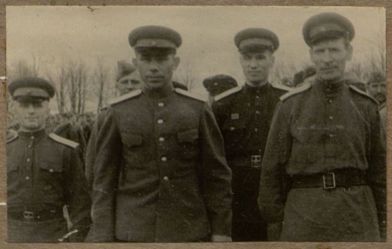 Фотография: Офицеры части п/п 44358