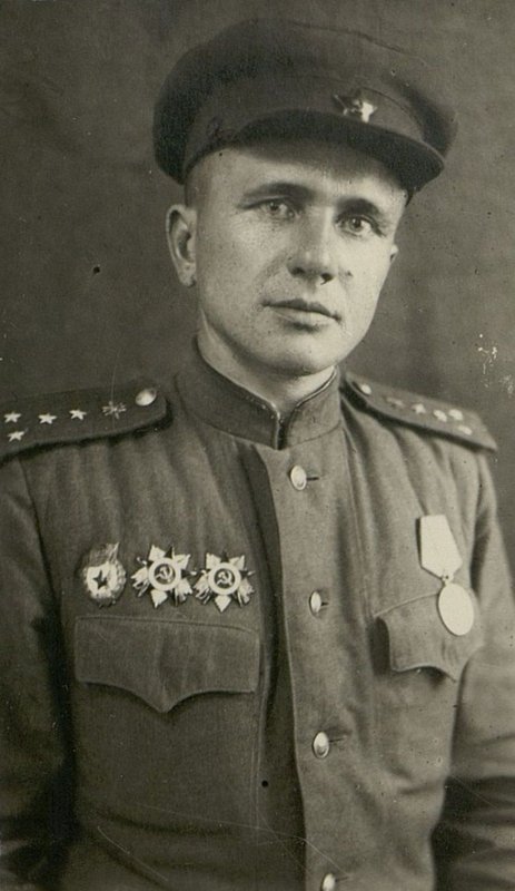 Фотография: Гвардии капитан Петр Александрович Маркелов