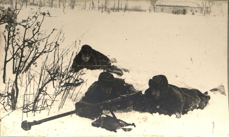 Фотография: Два танка уничтожили бойцы Пожидаев и Аникеев