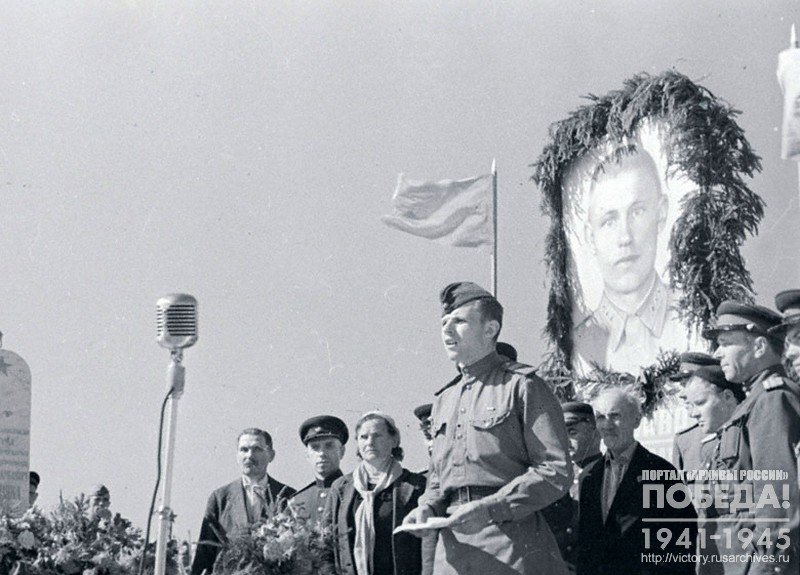 Открытие памятника герою-снайперу, орденоносцу, сержанту Н.Красношапко