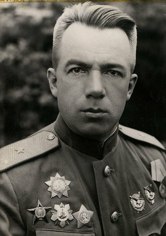 Фотография: Член военного совета 46 А. генерал-майор Коновалов