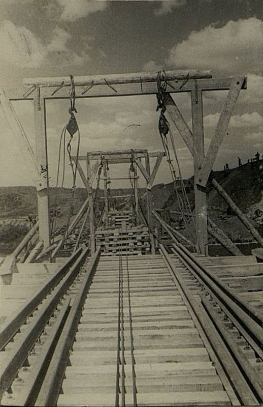 Image: Rebuilding of bridges