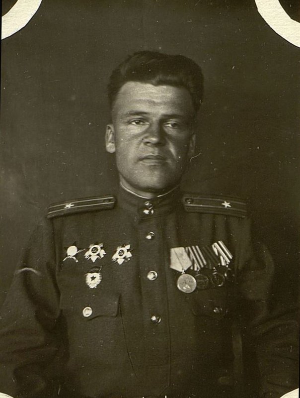 Image: Deputy regiment commander for political affairs - Guards Major Nikolai Tupalo Afanasyevich