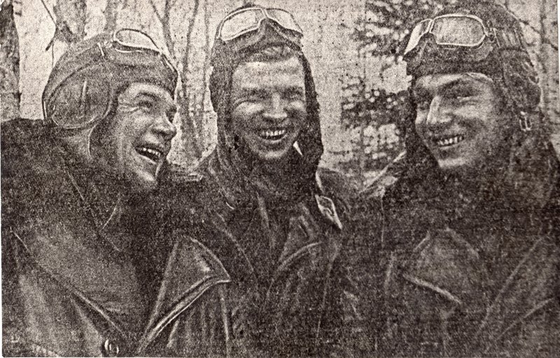 После боя на Калининском фронте. 21 марта 1942 г. Фото из газеты «Комсомольская правда»