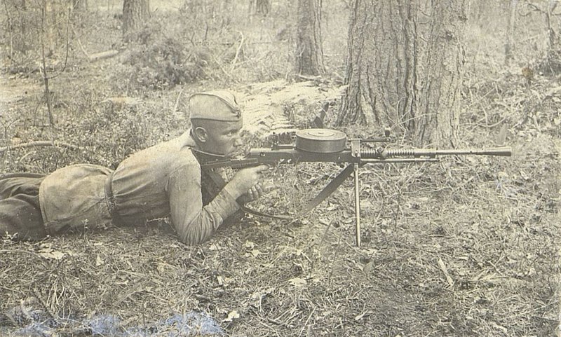Image: Red Army soldier Savkin. Sapper company firing at the White Finns