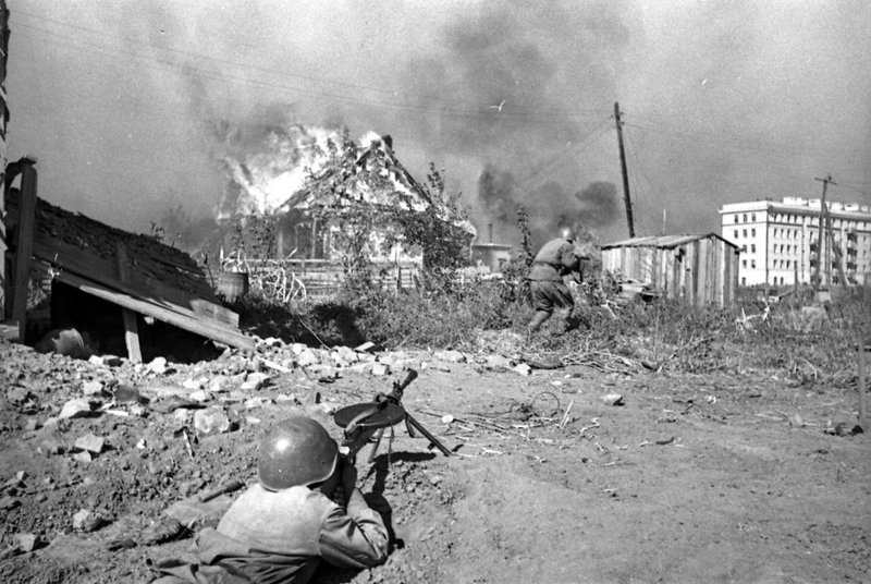 Street fight on the outskirts of Stalingrad