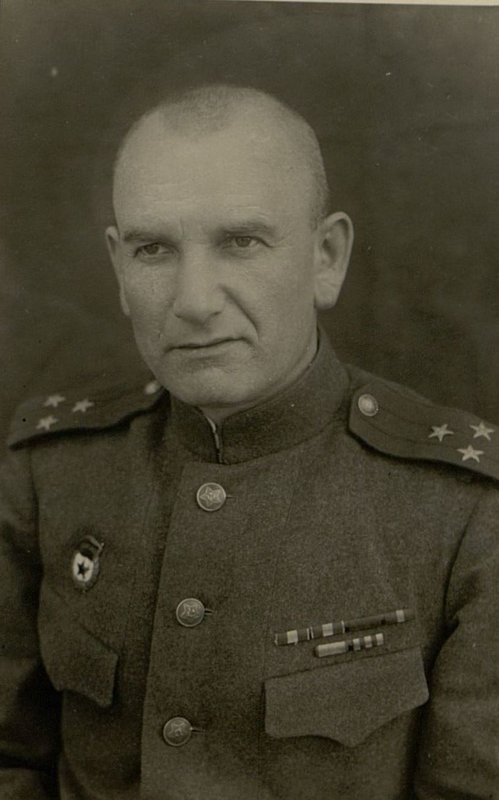 Фотография: Помощник начальника штаба фронта полковник товарищ Сычев