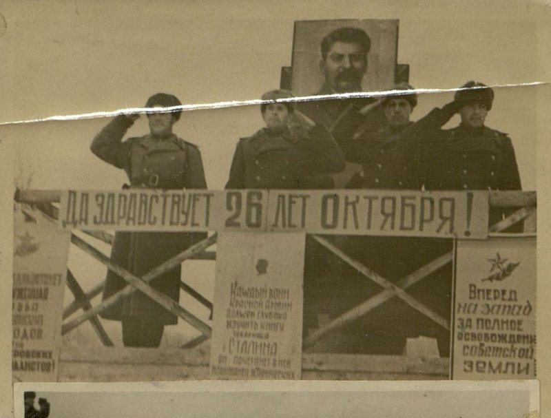 Фотография: Торжественный митинг, посвященный 26-летию Октября