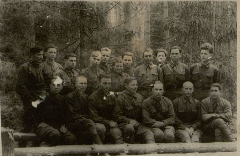 Фотография: Слева направо в первом ряду: Иппалитов, Уткин, Читаев, Черепанов, Громов, Цуриков, Суханов. Во втором ряду: Гавшин, Крупина, Пипченко, Жабров, Зыков, Чегодаева, Солопов, Бардуков, Туголуков, Филоненко, Кононенко