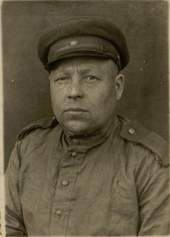 Image: The carpenter of the Red Army club A.P. Beregovsky.
