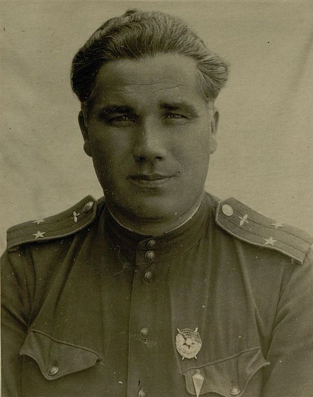 Фотография: Гвардии подполковник Алхимов Константин Пантелеевич. Командир 33 Гвардейского Воронежского штурмового авиаполка