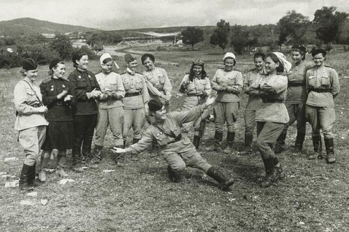 Enjoying a little rest. Pilots of the all-female 46th Taman Guards Night Bomber Aviation Regiment