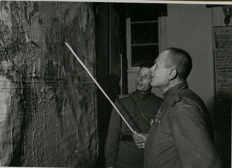 Фотография: Широко развернулась политическая учеба
