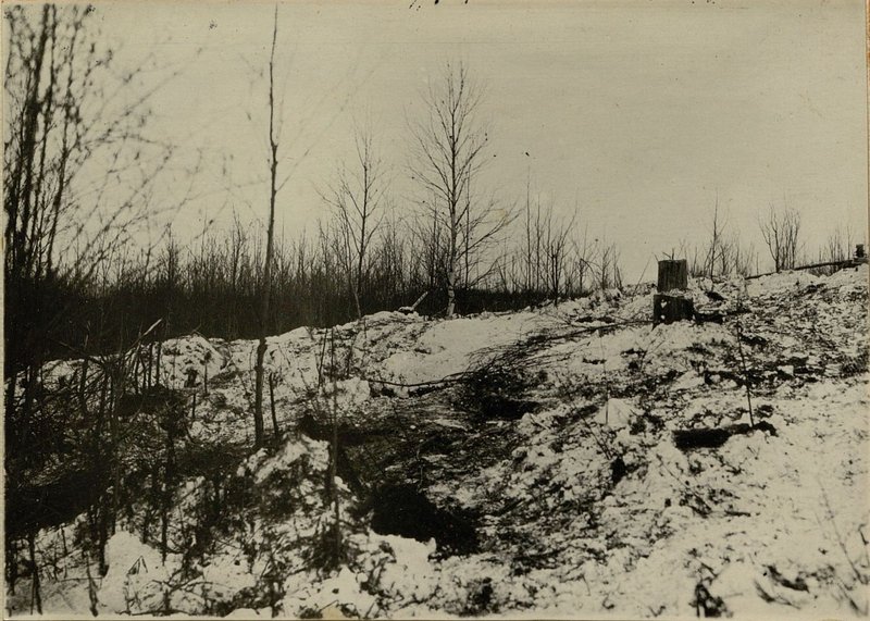 Фотография: Огневая позиция 120 мм. минометов после артиллерийского обстрела