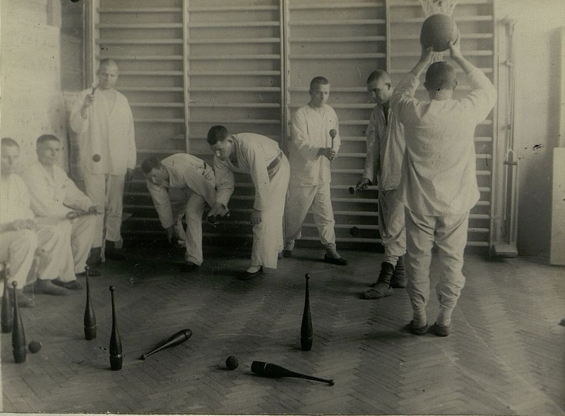 Image: Remedial gymnastics lesson
