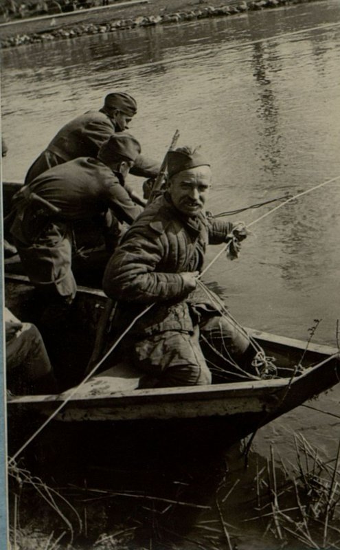 Image: Sergeant Vlasenko's squad is crossing the Neisse river