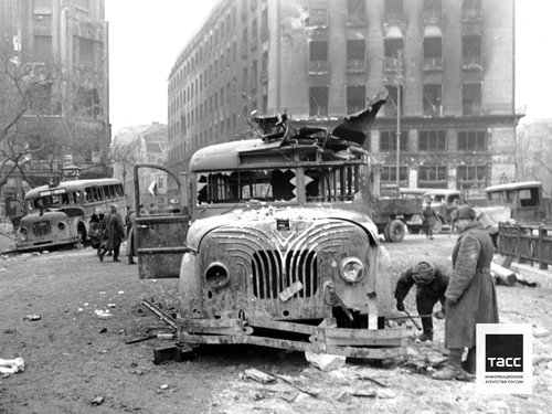 Одна из улиц Будапешта после освобождения от немецко-фашистских захватчиков