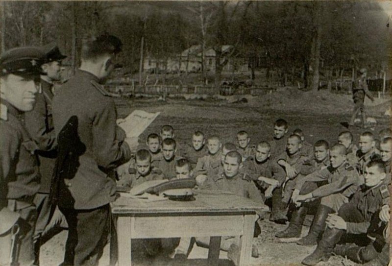 Фотография: На политзанятиях