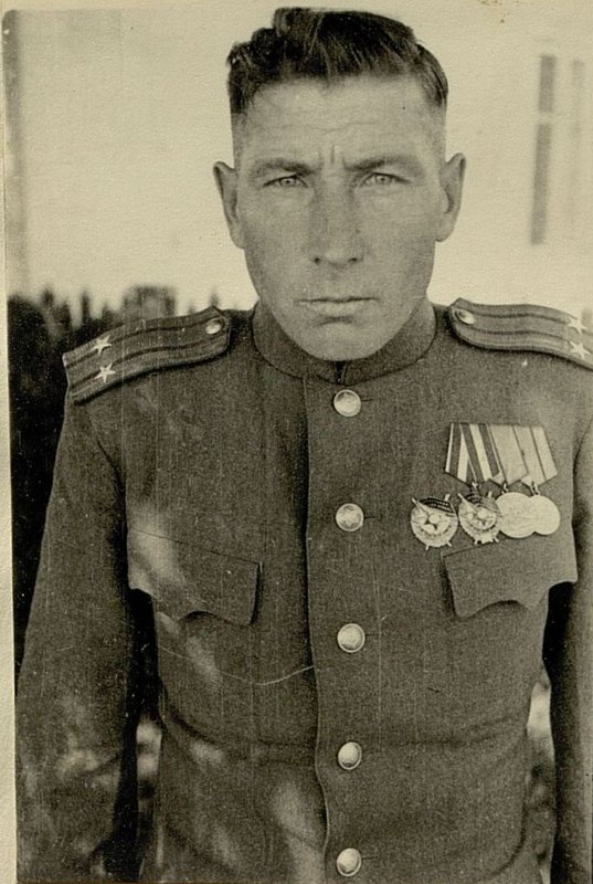 Фотография: Командир 1313 Стрелкового Минского ордена Кутузова 3 степени полка Подполковник Балянов