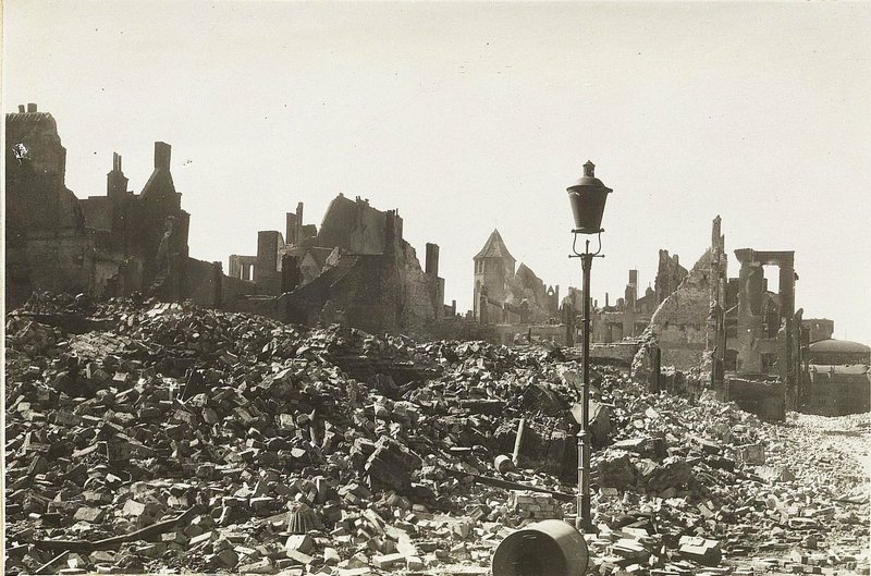 Image: Danzig. The destruction from the bombing in the area of Brotbanken Gasse