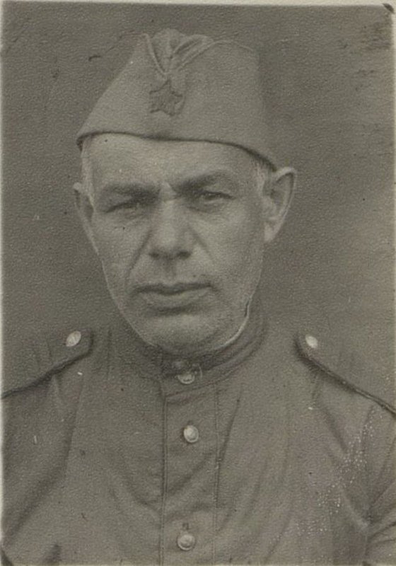 Фотография: Парторг 2-й роты БВ мл. серайонт Гирин Н.Я.