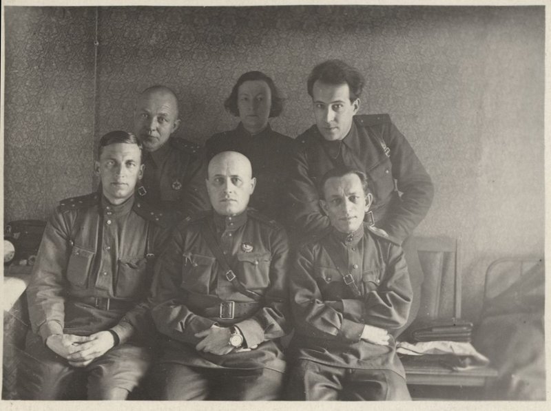 «Биолог Э.Я. Граевский среди однополчан»